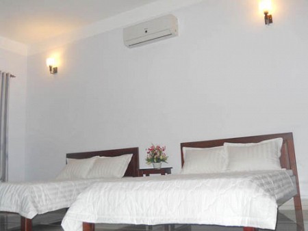 Khách sạn Quỳnh Anh