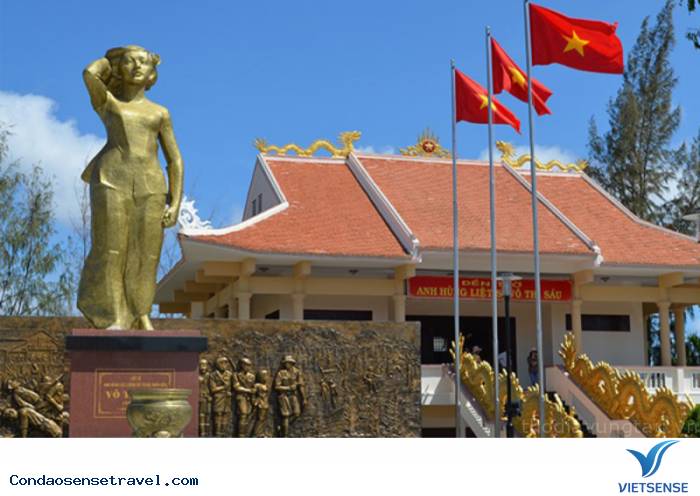 2.Đền thờ cô Sáu