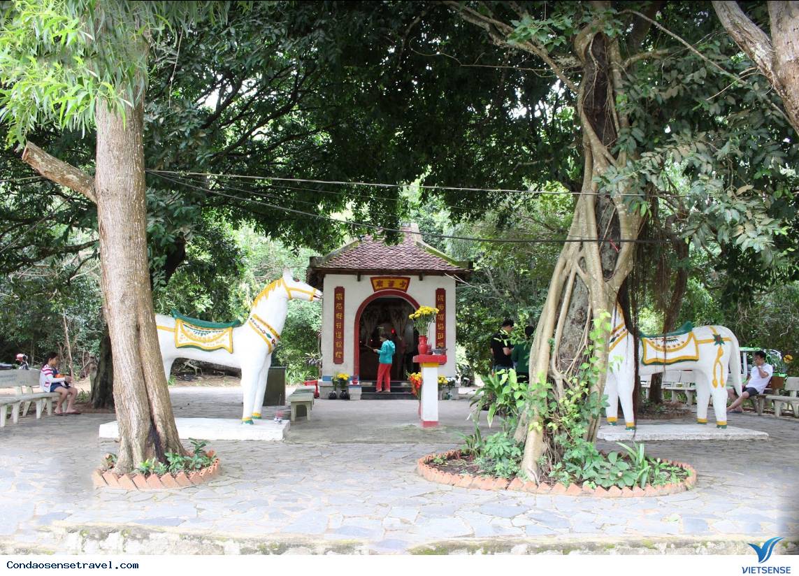 Các địa điểm thăm quan tâm linh ở Côn Đảo vào mùa xuân - Ảnh 4 Các địa điểm thăm quan tâm linh ở Côn Đảo vào mùa xuân - Ảnh 4