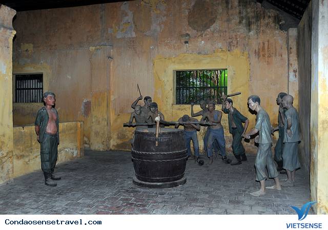 Nhà tù Côn Đảo