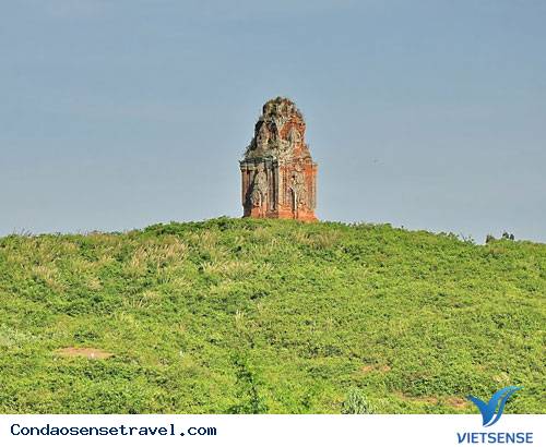 Tháp Phú Lốc (tháp Vàng)