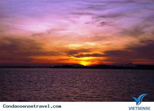 Ngắm Bình Minh Quyến Rũ Tại Côn Đảo - Ảnh 1 Ngắm Bình Minh Quyến Rũ Tại Côn Đảo - Ảnh 1