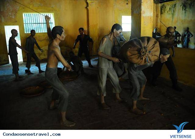 Hầm xay lúa tại nhà tù Côn Đảo - Ảnh 1 Hầm xay lúa tại nhà tù Côn Đảo - Ảnh 1