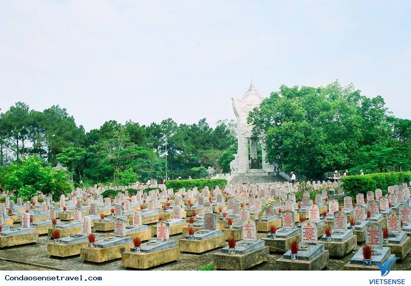 Viếng nghĩa trang liệt sĩ Hàng Dương Viếng nghĩa trang liệt sĩ Hàng Dương